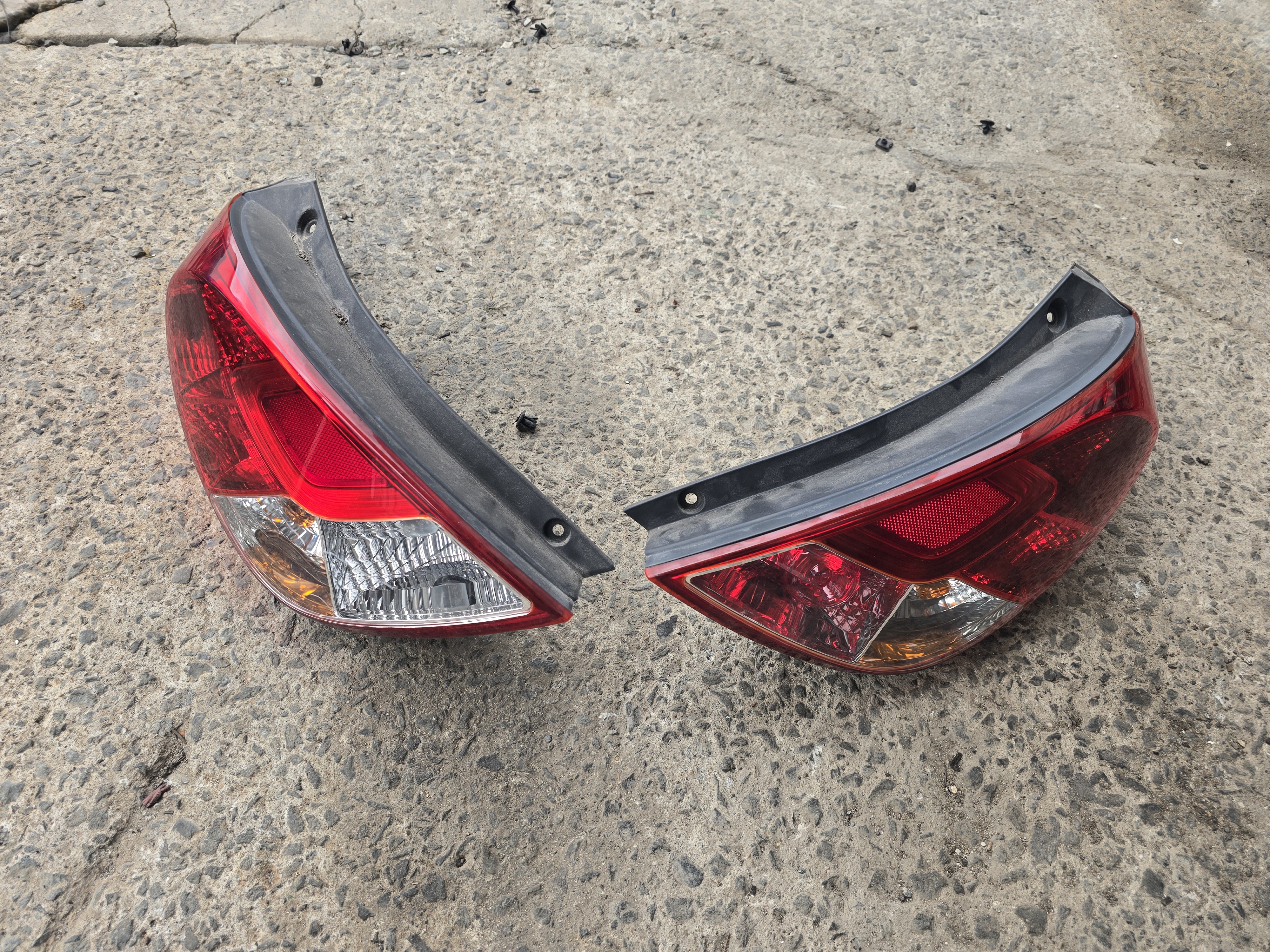 2014 Hyundai I20 Right And Left Rear Taillight